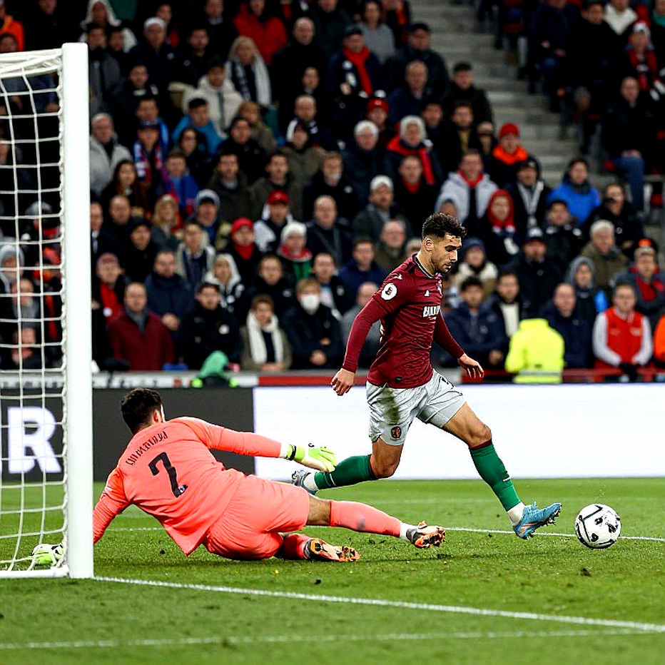 Roma – Inter: Hàng thủ số một gặp hàng công số một, và lỗi hành chính làm đổi cục diện Roma – Inter: Hàng thủ số một gặp hàng công số một, và lỗi hành chính làm đổi cục diện