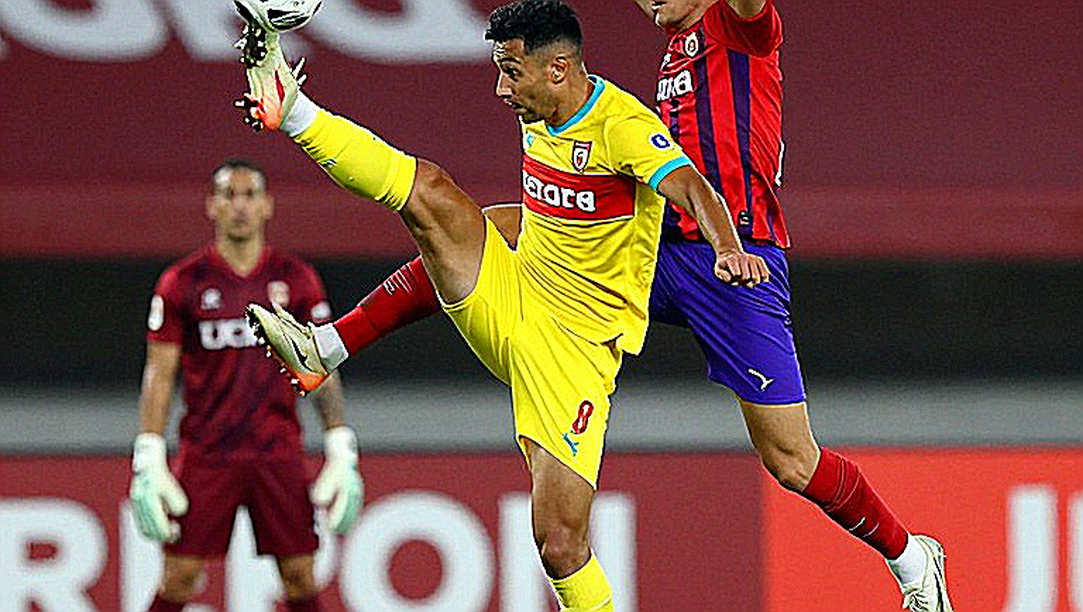 Cruz Azul and Joel Huiqui's Rotation Gamble at La Corregidora