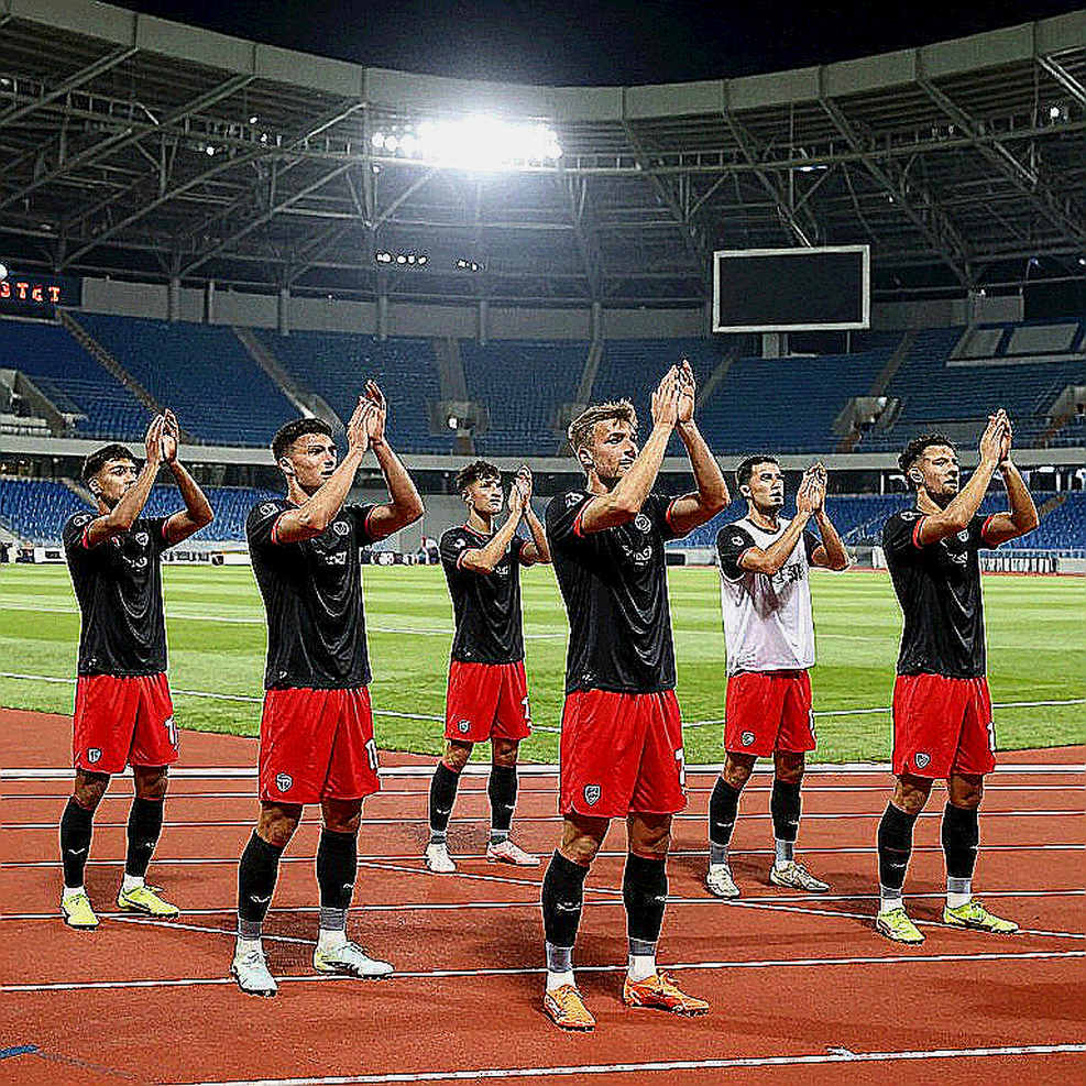Marselino Ferdinan về Persija: Hợp đồng bóng ma và cái chợ người Jakarta
