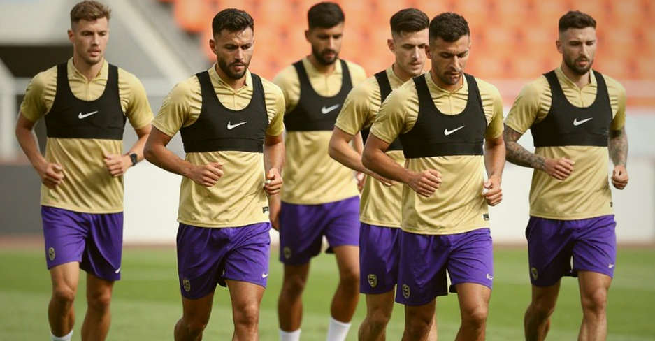 Thế Hệ Vàng và Khoảng Trống Không Tên: Đọc Lại V.League Từ Góc Nhìn Ngược Thế Hệ Vàng và Khoảng Trống Không Tên: Đọc Lại V.League Từ Góc Nhìn Ngược