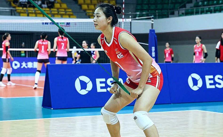 Suhl và chiếc Supercup đầu tiên: Ba set cách biệt hai điểm và cái giá của một đội hình vừa bị rút ruột