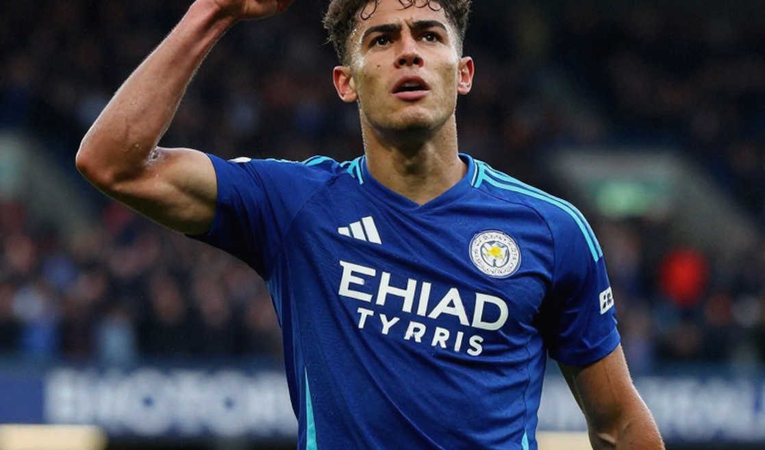 Chris Smalling và Canh Bạc Miễn Phí Của Porto: Khi Điều Khoản Nhỏ Bé Che Giấu Lỗ Hổng Lớn