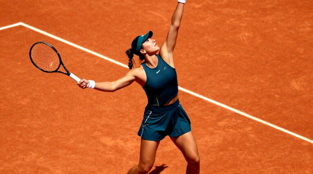 Djokovic và tấm vé mời ở Basel: Sân cỏ vắng lặng của người đàn ông ba mươi chín tuổi