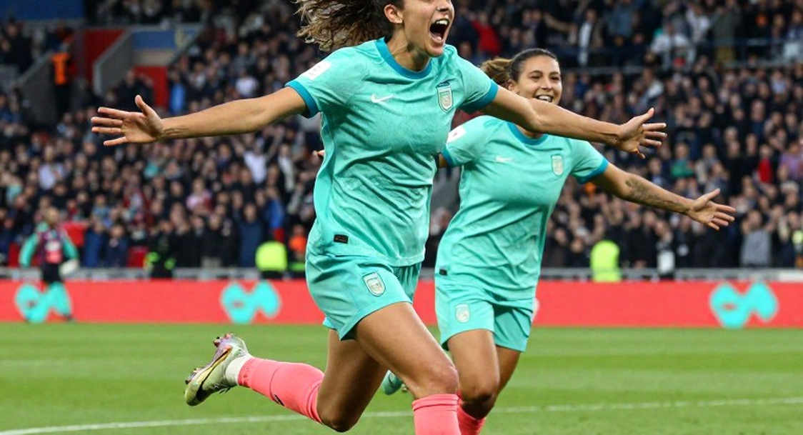 Cucurella lý giải phong độ thất thường: đội tuyển Tây Ban Nha khác Real Madrid