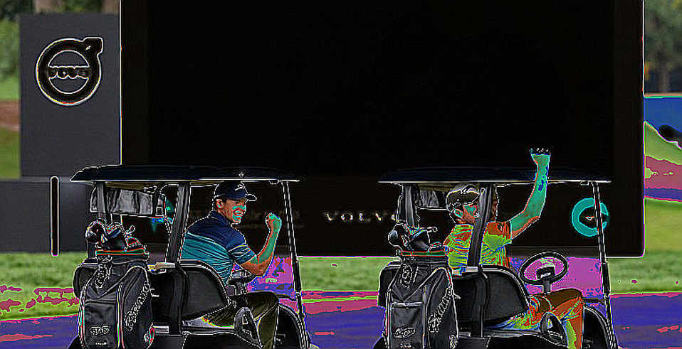 Chín hố còn lại và chiếc bib bị cởi: bên trong vụ caddie rời túi gậy của Alejandro Tosti