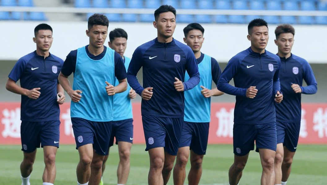 Araujo: 'quá sớm' để nói về tương lai, và lý do bên mua không cần vội