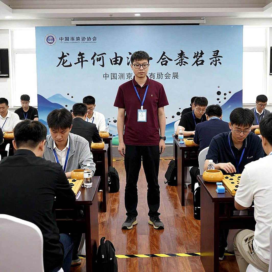 Vén màn tốc độ: Những kẻ bên lề và cuộc đua âm thầm của thể thao Việt Nam Vén màn tốc độ: Những kẻ bên lề và cuộc đua âm thầm của thể thao Việt Nam