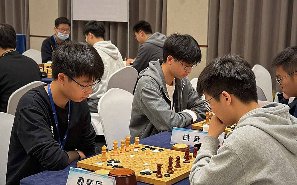 Ông Vua Đi Dạo: Sarana, Sveshnikov Và Sự Hồi Sinh Của Italian Game Hiện Đại
